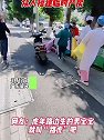 广东汕头：暖心！女子路边临盆生产，众人搭建临时产房