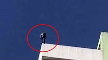 男子从34楼坠亡，现场1细节令目击者揪心：就这么不想活吗？