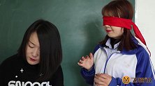 蒙眼猜辣条赢神秘大奖，学渣全部猜对竟获得一箱试卷，真逗