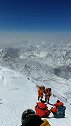 站在海拔8000米的珠穆朗玛峰，唯一的愿望就是能够活着下山！