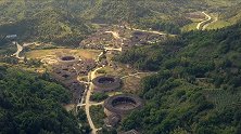 航拍福建最美土楼群，酷似地球之眼充满神秘，300年仍未倒塌