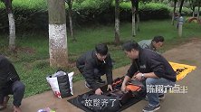 爆笑摆摊：球球路边摆摊卖练习册，热心小学生居然送来打底裤！(1)
