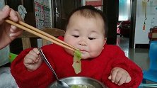 16个月宝宝最喜欢吃青菜，这样乖的宝宝你见过吗