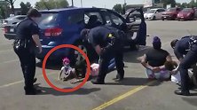 如此执法？美警误将黑人一家当偷车贼 竟对6岁女童手枪指头