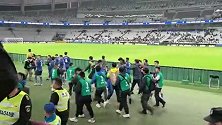 过分了？部分申花球迷赛后谢场时怒喷马莱莱