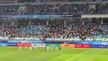 中国女足赛后没谢场直接回更衣室，朝鲜女足鞠躬谢场感谢球迷