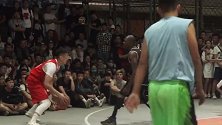 篮球-18年-篮球综艺鞭子哥：杨政东单虐杀街球王小陀螺吴悠剪辑-新闻