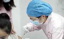 国产二价HPV疫苗“开打” 10岁武汉女孩成首位接种者