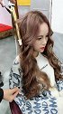 本来是80后的辣妈，经过一番打扮后，变得像个90后姑娘