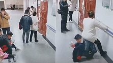孕妇做检查久站不适却无人让座 丈夫坐地充当座椅暖到网友