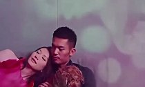 林丹携妻子谢杏芳现身机场,二人全程零交流,形似路人!