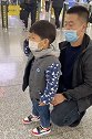 吉林长春：不要走！当兵爸爸将归队，被3岁儿子紧紧抱住小腿