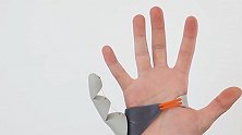五根手指不够用？英国的奇葩发明 让你拥有第六根手指！