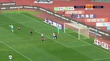 阿奇姆彭禁区内挑传 荣昊后点凌空抽射高出横梁
