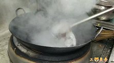 饭店最考验火候一道菜，只有厨师长做的来，这操作真牛，好想拜师