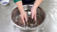 88买四根正经海参，半吨做“海参烩牛蹄筋”软糯滑嫩，名不虚传