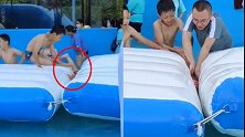 女孩水上乐园头卡气垫险些窒息 家长发现紧急施救