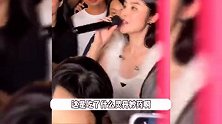 陈慧琳成都街头开唱，和歌迷零距离互动没架子，52岁皮肤白到发光