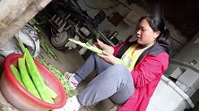 胖妹嘴馋，做土豆炖牛肉，两口子差点吃撑