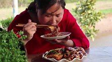 胖妹嘴馋吃肉末豆腐，新吃法馋哭了，这吃相太下饭了