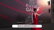 戚薇红裙深v到腰超辣，手拿路牌变权杖，气场全开女王既视感