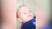 爸爸都这样逗孩子故作发怒表情，结果吓哭宝宝！