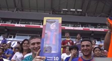 西甲-1718赛季-MSN受美国球迷追捧 3人腋下夹皮包像极"村干部"-专题