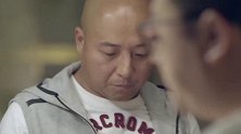 姑娘可能要生了，打电话给假结婚的丈夫，他赶紧就过来接姑娘