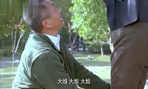 大龙相亲遇到囧事，两人竟挂在树上聊天，真是搞笑