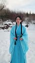 雪中女侠，飘飘欲仙