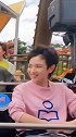 吴磊拍戏现场坐摇摇车，叫声真的很发啊，最后都拿出了塑料袋拍戏现场 演戏幕后
