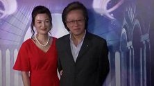 “双儿”陈少霞3胎女儿正面照曝光，女儿五官抢镜超像妈妈