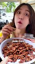 琥珀核桃 来来来，给你看下我们家的琥珀核桃，吃起来香浓酥脆，来不及吃早餐抓一把呀美食 好吃