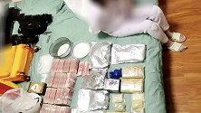 湖北武汉：藏毒14公斤，单亲妈妈再次贩毒被抓，称工作太辛苦