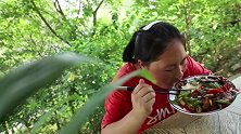 胖妹做猪头肉盖浇饭解馋，看着就让人流口水，吃得太香了