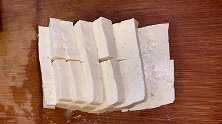 豆腐别总是蘸酱吃了，教你调一碗灵魂料汁，3斤大豆腐都不够吃
