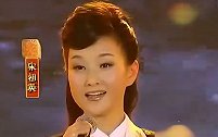 宋祖英雷佳唱功对比：唱同一首歌气质截然不同，差距一目了然