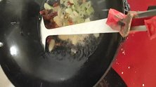 这才是正儿八经的家常土豆丝，从小吃到大的味道，真是怀念啊
