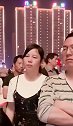 菜棚哥好友黑仔，深情演唱《窗外》，后面大爷听了都不舍得走了！