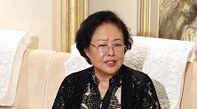 暖心！斯琴高娃动情朗诵《你》_致敬医护人员