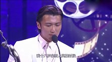 谢霆锋颁奖礼上得奖，张柏芝在台下哭成泪人，不知道为什么到了