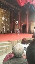 来看杂技表演，小姐姐这样射箭，太不可思议了