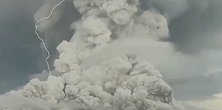 汤加火山剧烈喷发 再次引发海啸