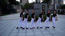 桃花森林广场舞《旱冰舞》嗨爆网络旱冰现代舞