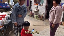儿子突然肚子疼，战友婚宴没吃好，阿董慌忙回家给儿子看病