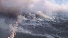 “不要指望消防员施救” 澳知名景点山火失控 居民被要求撤离