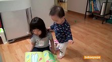 姐姐不带自己玩，小萌娃黏糊糊的贴过来，强行加入，烦我你也没招