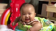 肉肉的开心果小宝宝第一次坐学步车，开心的模样把妈妈都逗乐了！