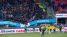 荷兰：球迷在赛后疯狂庆祝，导致体育场看台垮塌