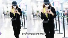 戚薇真是潮流达人，背心配连体裤还露肩，清爽穿搭时尚感十足